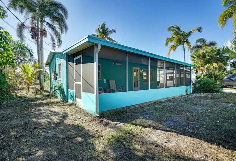 1 Mi To Boat Ramp: Bokeelia Home W/ Screened Patio