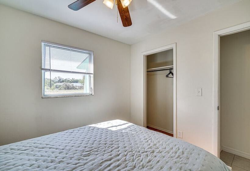 1 Mi To Boat Ramp: Bokeelia Home W/ Screened Patio