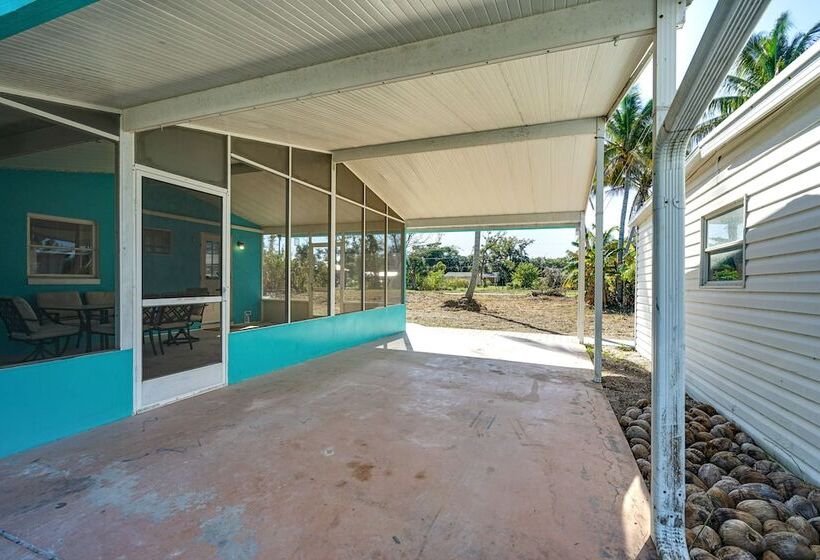 1 Mi To Boat Ramp: Bokeelia Home W/ Screened Patio