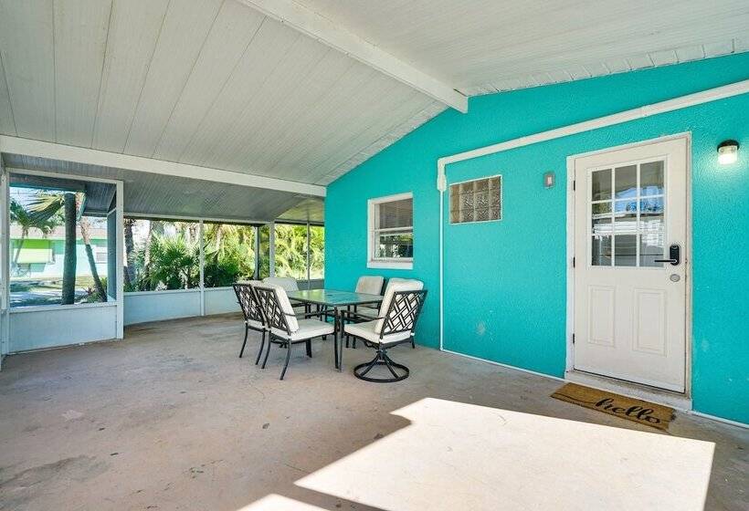 1 Mi To Boat Ramp: Bokeelia Home W/ Screened Patio