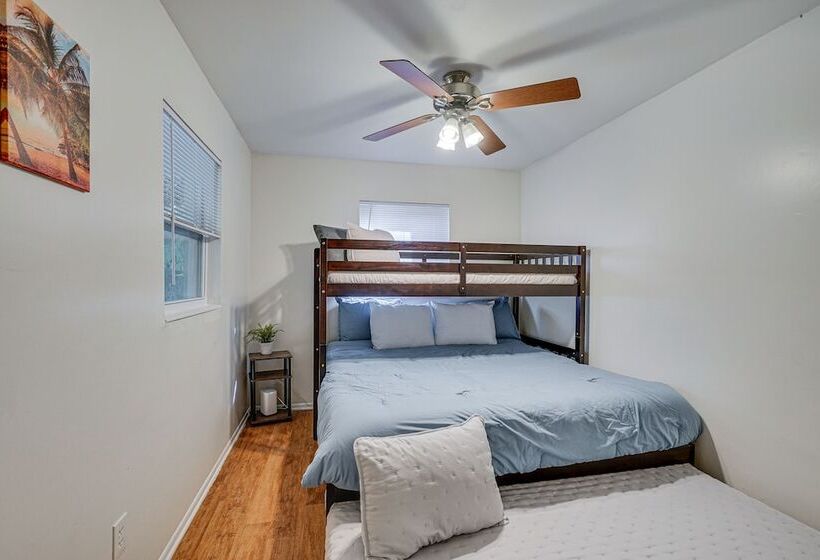 1 Mi To Boat Ramp: Bokeelia Home W/ Screened Patio