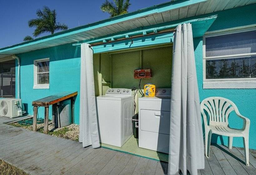 1 Mi To Boat Ramp: Bokeelia Home W/ Screened Patio