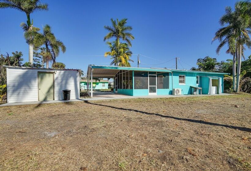 1 Mi To Boat Ramp: Bokeelia Home W/ Screened Patio