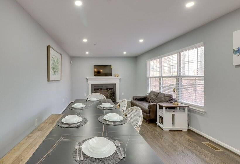 Spacious Cheverly Home   8 Mi To National Mall!