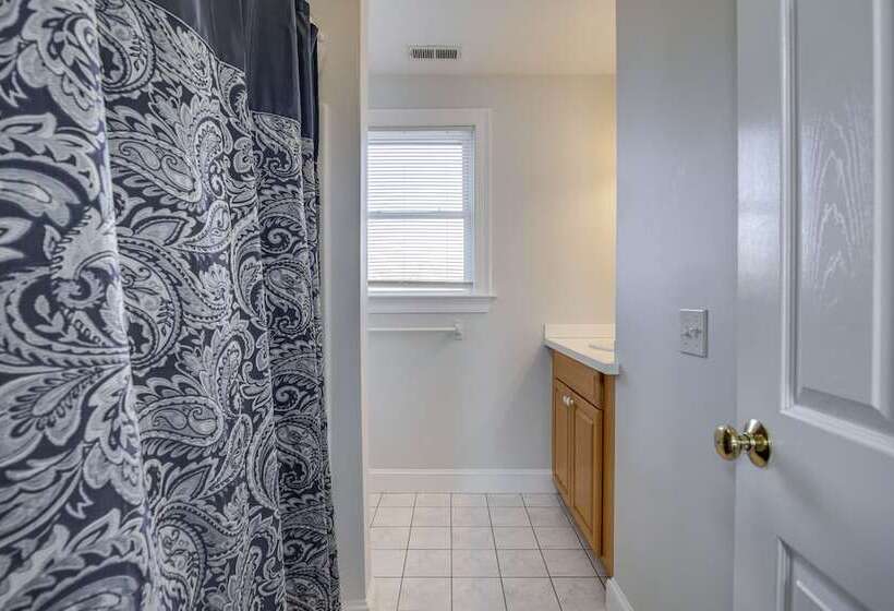 Spacious Edgartown Home W/ Pool, Game Room & Gym!