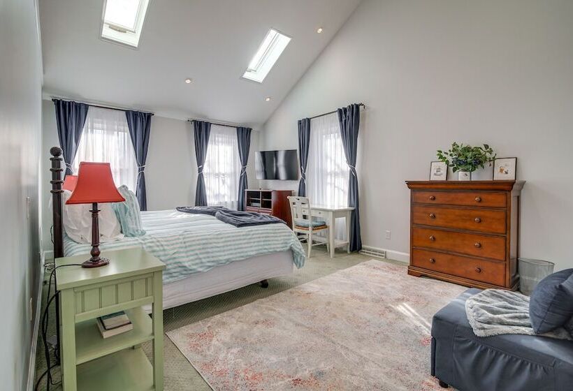 Spacious Edgartown Home W/ Pool, Game Room & Gym!