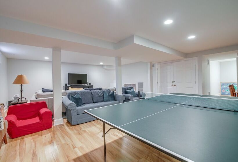 Spacious Edgartown Home W/ Pool, Game Room & Gym!