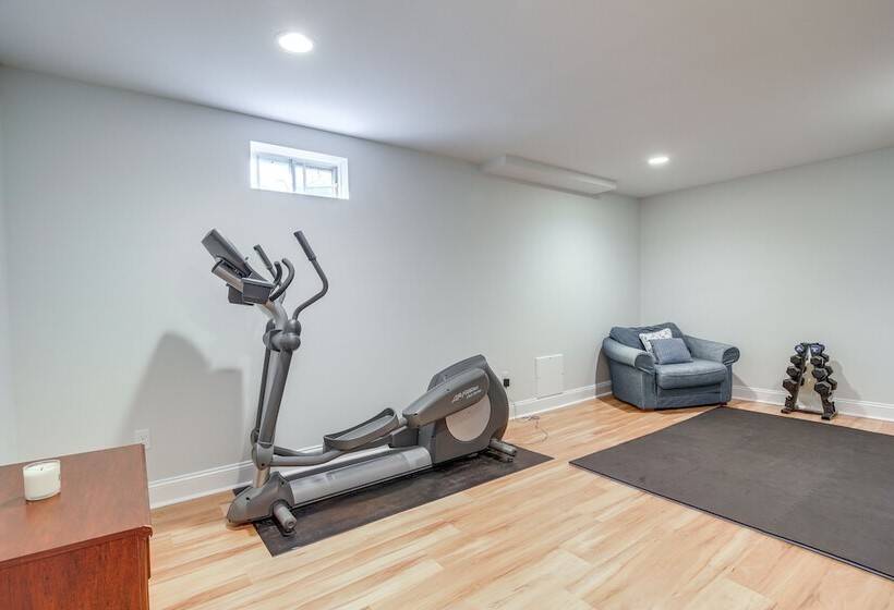 Spacious Edgartown Home W/ Pool, Game Room & Gym!