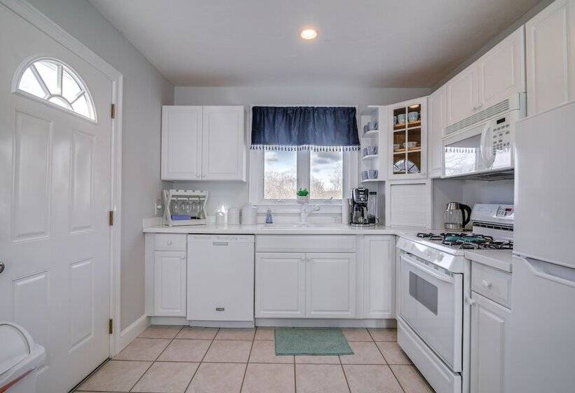 Spacious Edgartown Home W/ Pool, Game Room & Gym!