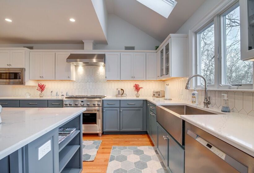 Spacious Edgartown Home W/ Pool, Game Room & Gym!