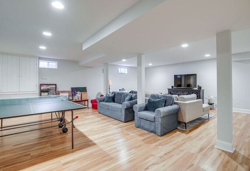 Spacious Edgartown Home W/ Pool, Game Room & Gym!