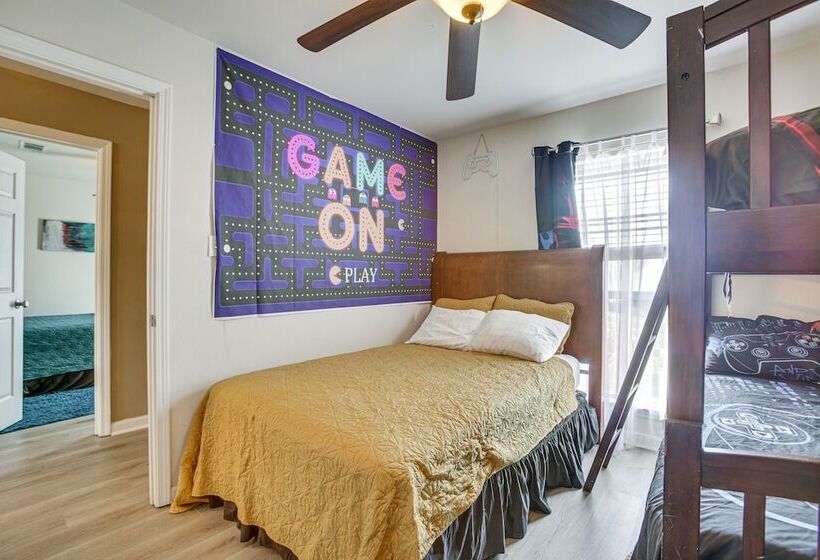 Spacious Family Friendly Home In Denham Springs!