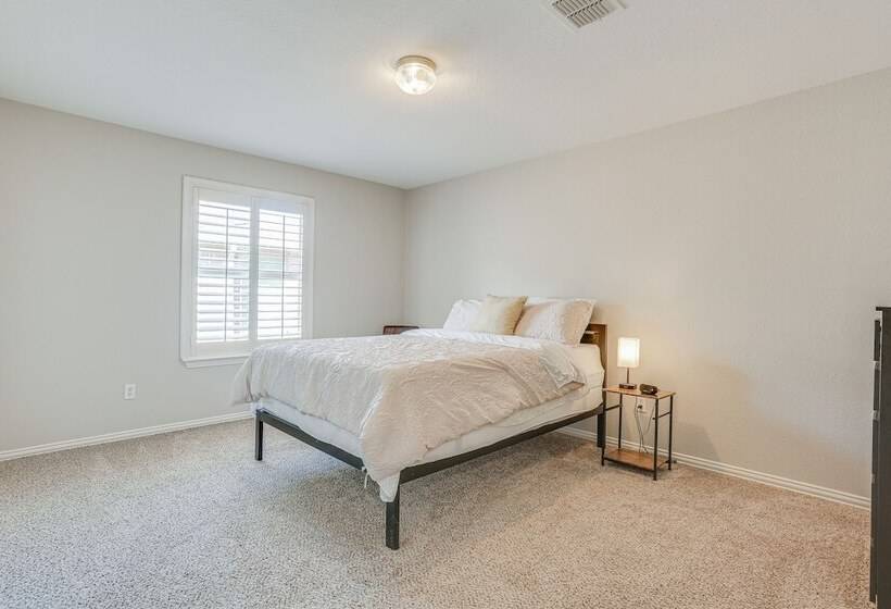 Spacious Frisco Home: 11 Mi To Lewisville Lake