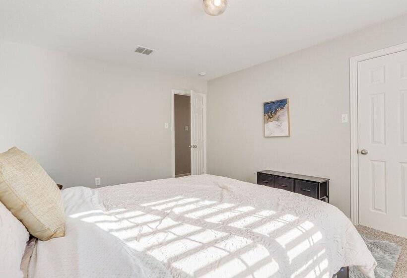 Spacious Frisco Home: 11 Mi To Lewisville Lake