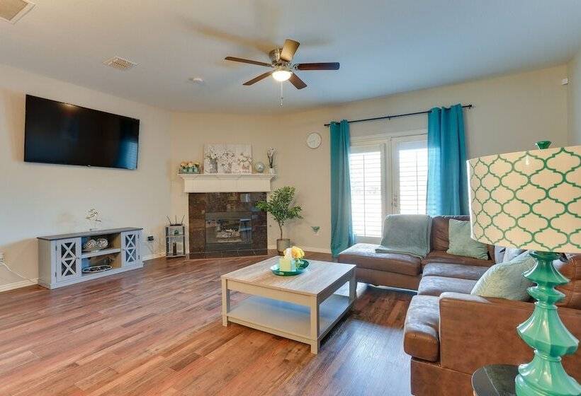 Spacious Frisco Home: 11 Mi To Lewisville Lake