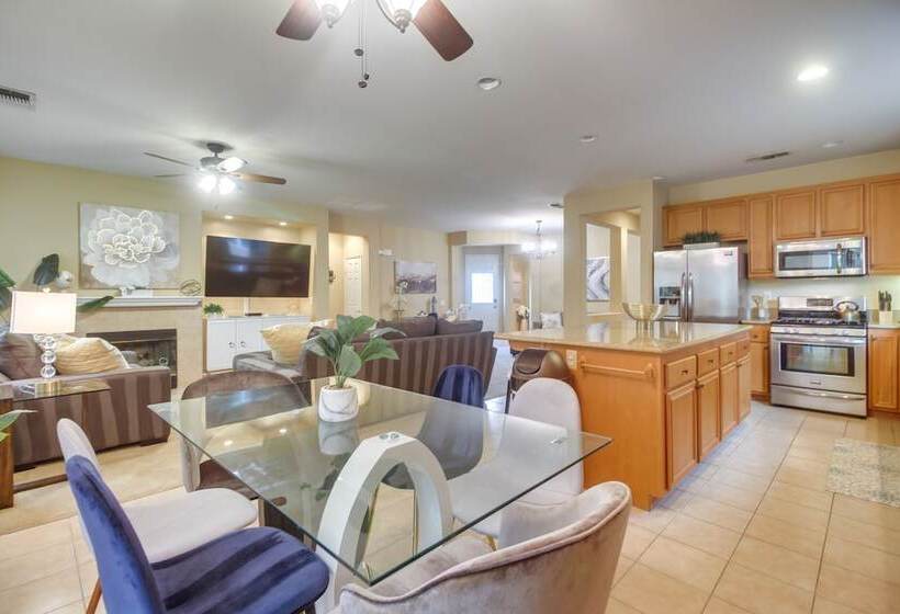 Spacious Indio Home W/ Patio & Community Pools