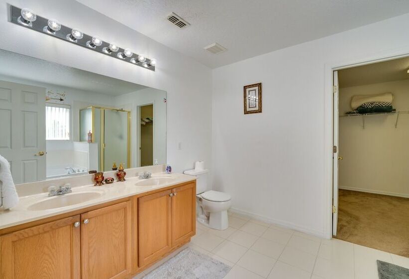 Spacious Kissimmee Villa W/ Private Pool & Hot Tub