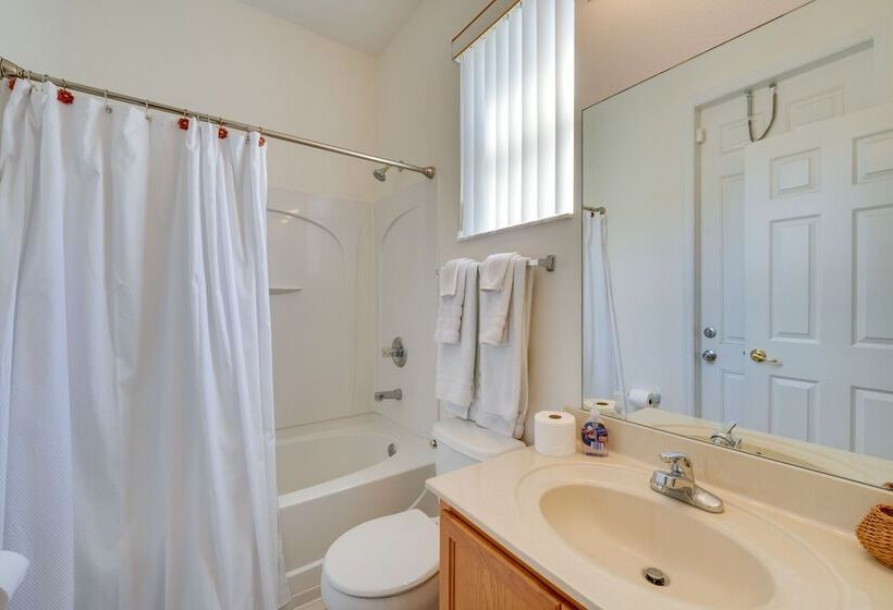 Spacious Kissimmee Villa W/ Private Pool & Hot Tub