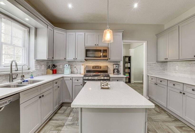 Spacious Lawrenceville Retreat W/ Fireplace + Deck