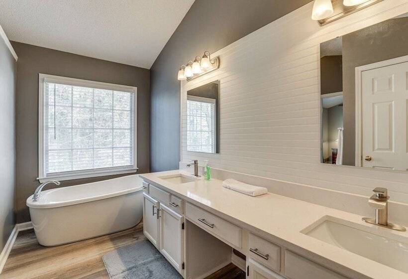 Spacious Lawrenceville Retreat W/ Fireplace + Deck
