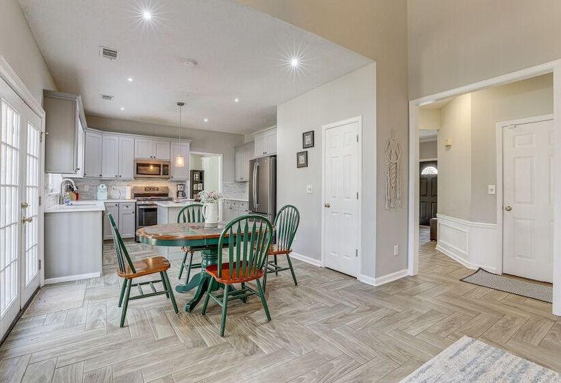 Spacious Lawrenceville Retreat W/ Fireplace + Deck