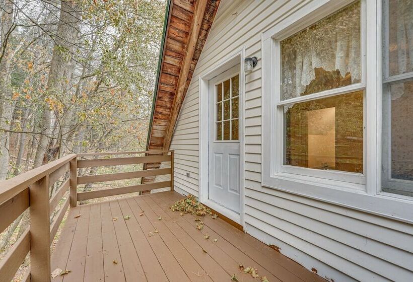 Spacious Ludlow Hideaway < 1 Mi To Okemo Mountain!