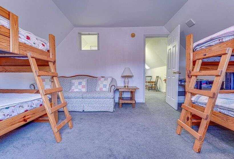 Spacious Ludlow Hideaway < 1 Mi To Okemo Mountain!