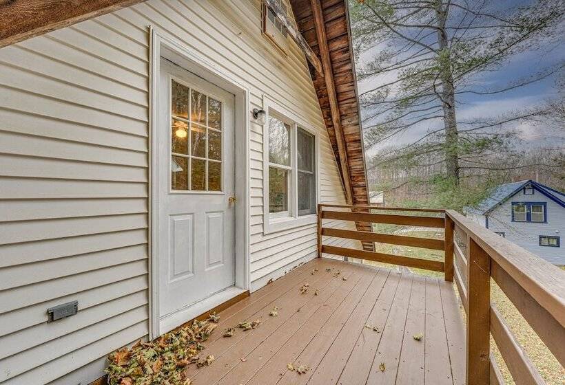 Spacious Ludlow Hideaway < 1 Mi To Okemo Mountain!