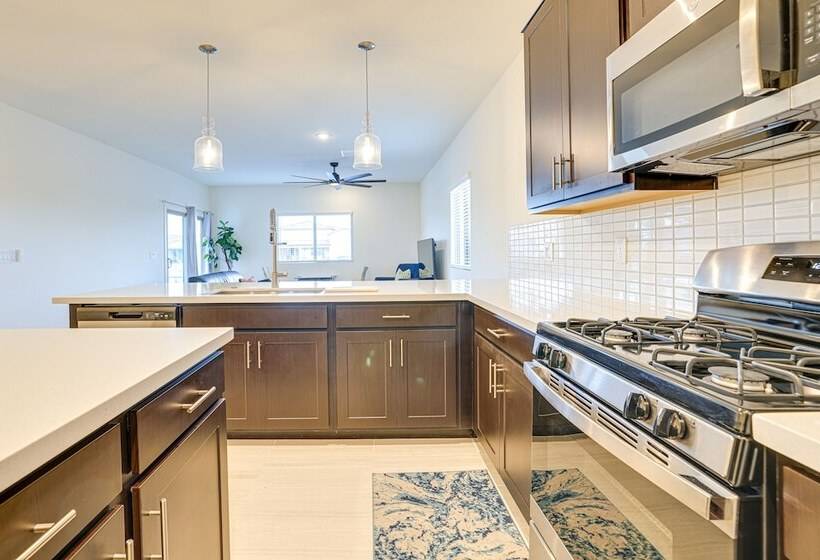 Spacious Maricopa Vacation Home ~ 4 Mi To Downtown