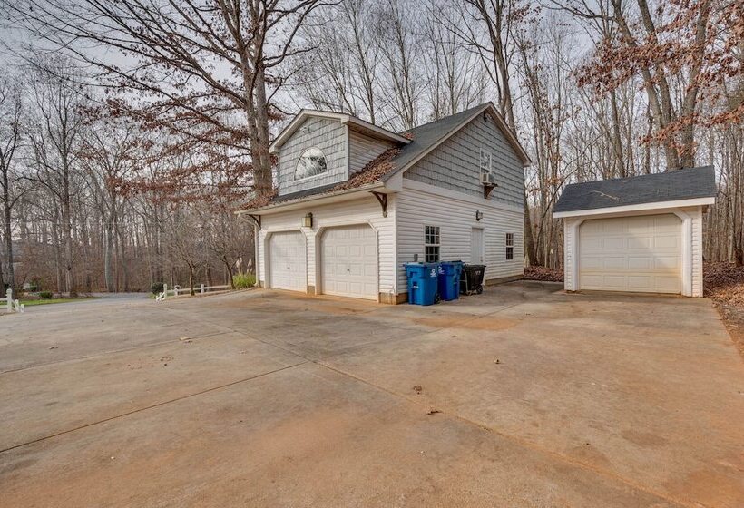 Spacious Mooresville Home W/ Lake Norman View!