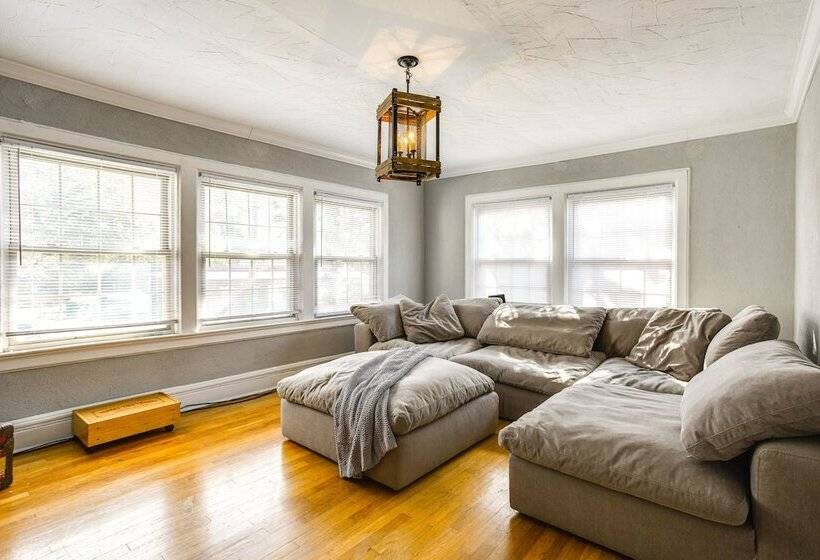 Spacious New Jersey Home: Pool & Fire Pit!