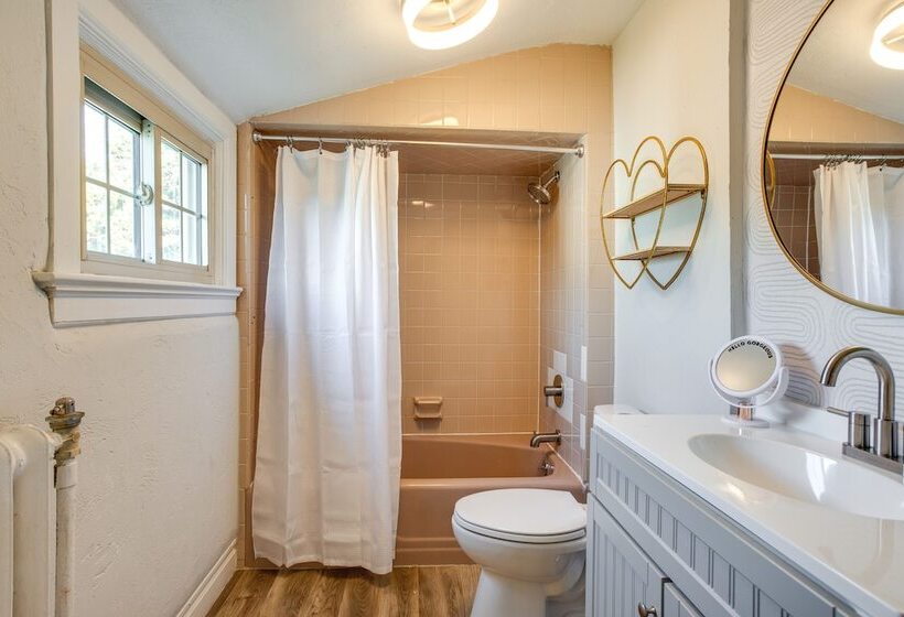 Spacious New Jersey Home: Pool & Fire Pit!