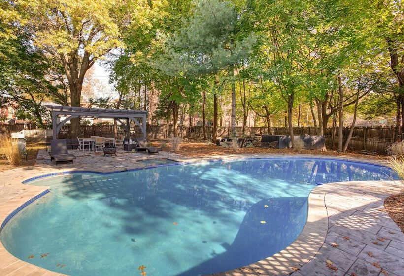 Spacious New Jersey Home: Pool & Fire Pit!