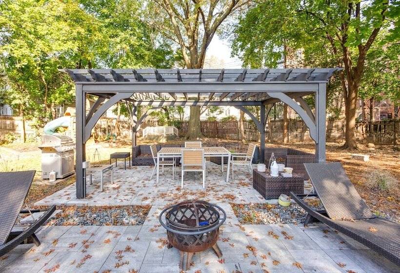 Spacious New Jersey Home: Pool & Fire Pit!