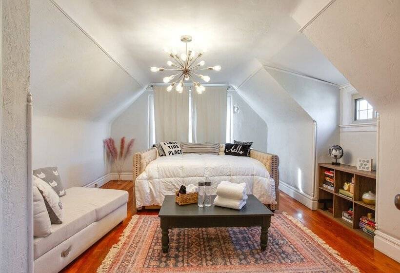 Spacious New Jersey Home: Pool & Fire Pit!