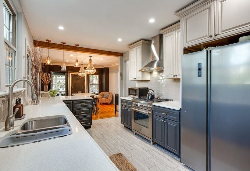 Spacious New Jersey Home: Pool & Fire Pit!