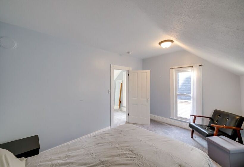 Spacious Rockford Retreat: Walk Downtown!