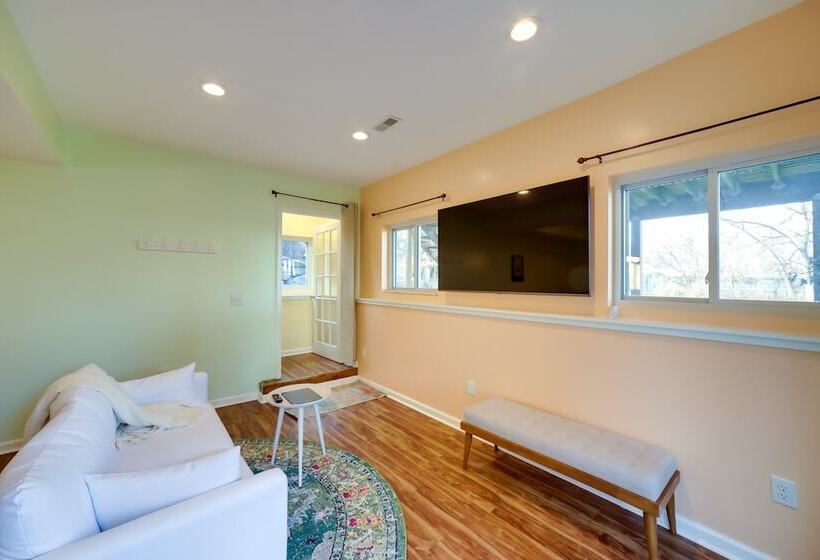 Spacious Rockford Retreat: Walk Downtown!