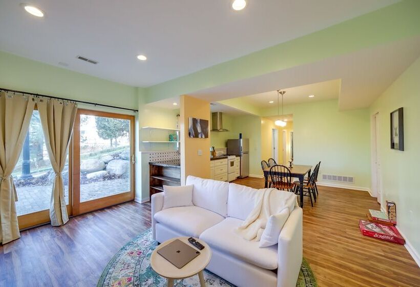 Spacious Rockford Retreat: Walk Downtown!