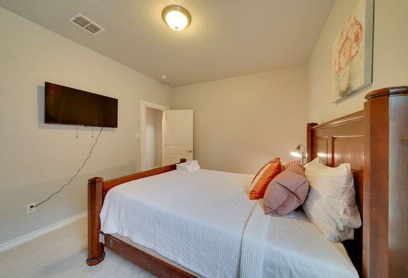 Pet Friendly San Antonio Home Near Lackland Afb!