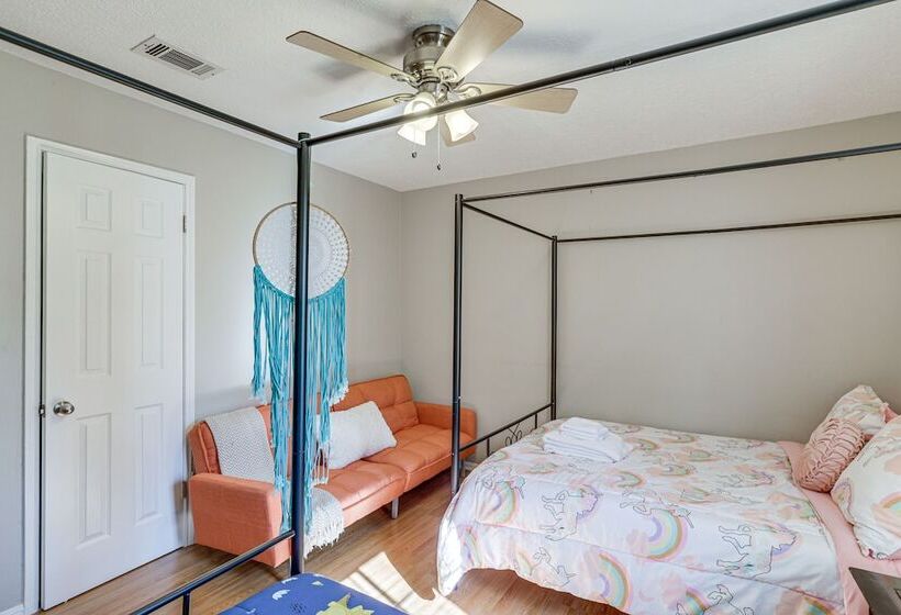 Spacious Spring Retreat W/ Heated Pool & Spa!