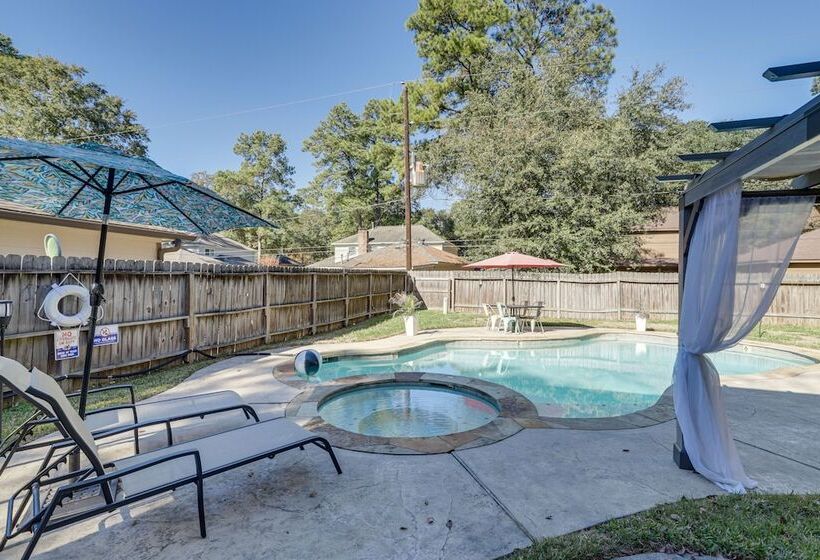 Spacious Spring Retreat W/ Heated Pool & Spa!