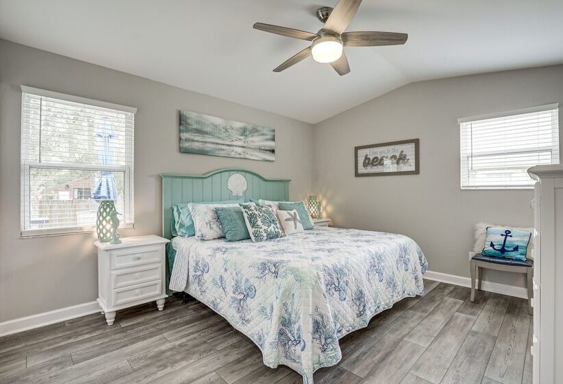 St Augustine Home W/ Deck < Half Mi To Beach!