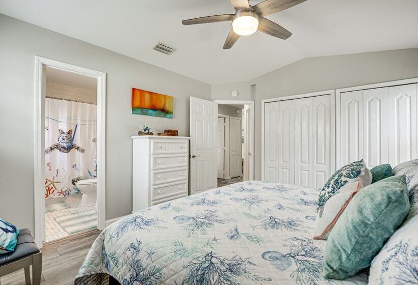 St Augustine Home W/ Deck < Half Mi To Beach!