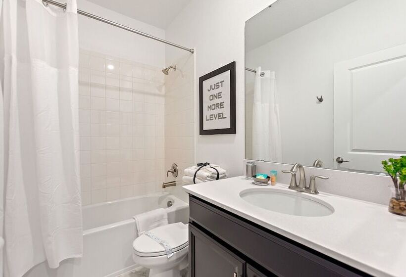 Stars Align @ Storey Lake By Shine Villas #406