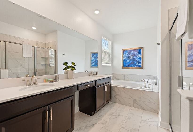 Stars Align @ Storey Lake By Shine Villas #406