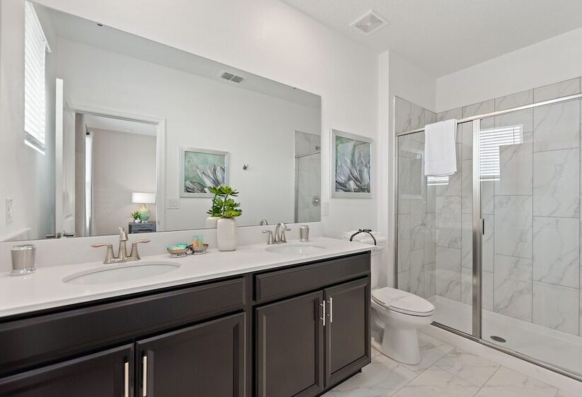 Stars Align @ Storey Lake By Shine Villas #406