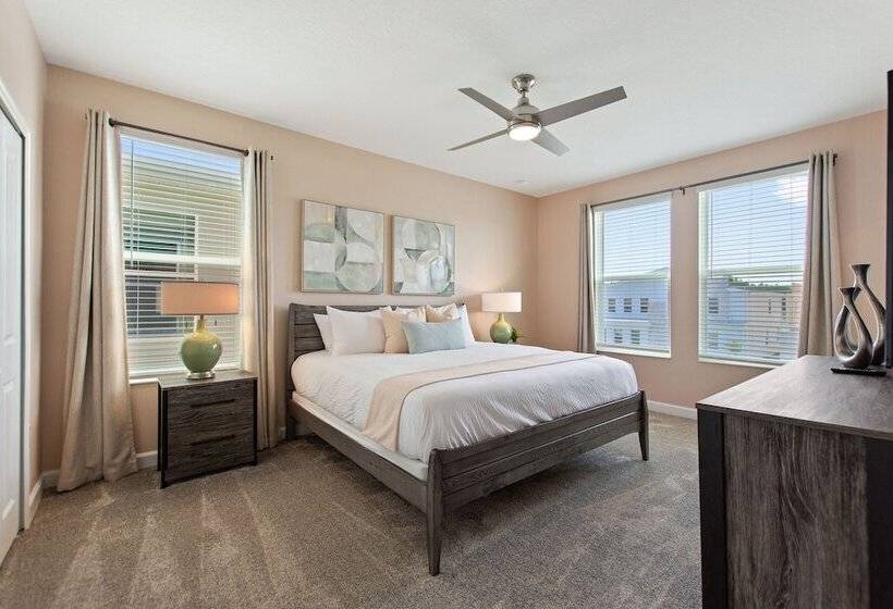 Stars Align @ Storey Lake By Shine Villas #406