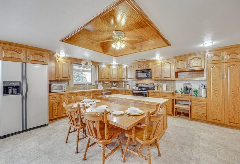 Stunning Calhan Home W/ Indoor Pool!