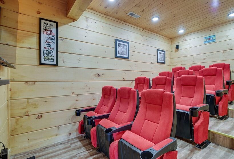 Stunning Sevierville Cabin: Hot Tub & Deck W/ View